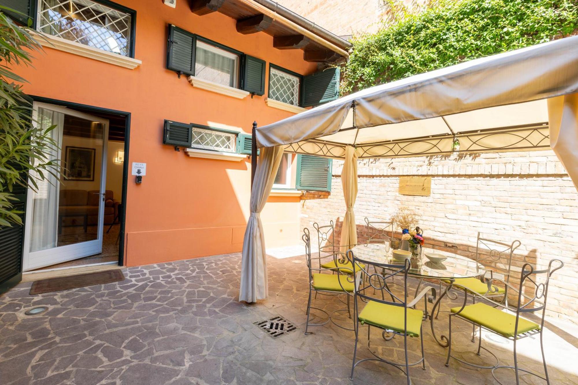 Isaia Garden -Private Garden Spa Bath Bolognarooms Bolonha Exterior foto