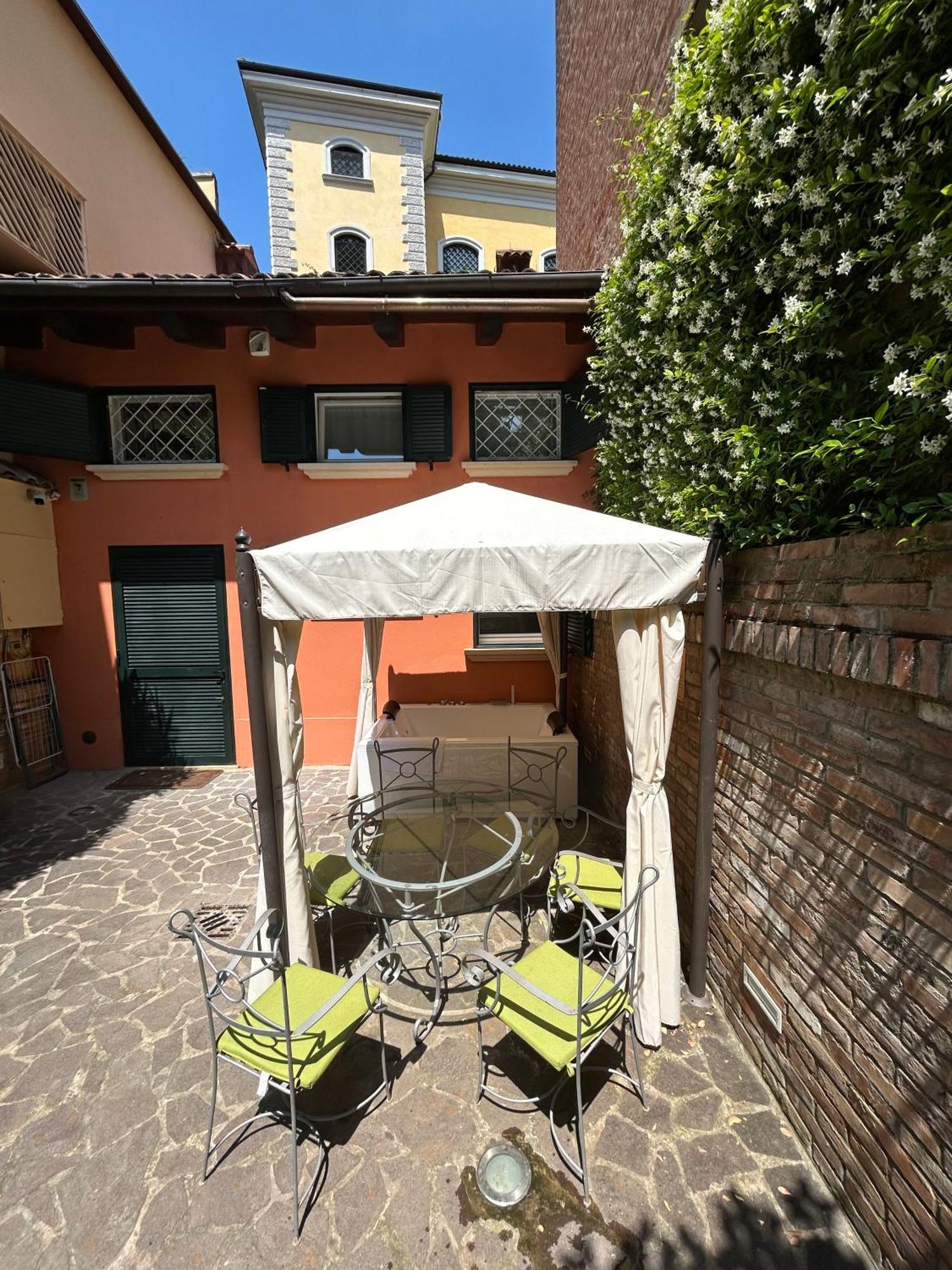 Isaia Garden -Private Garden Spa Bath Bolognarooms Bolonha Exterior foto